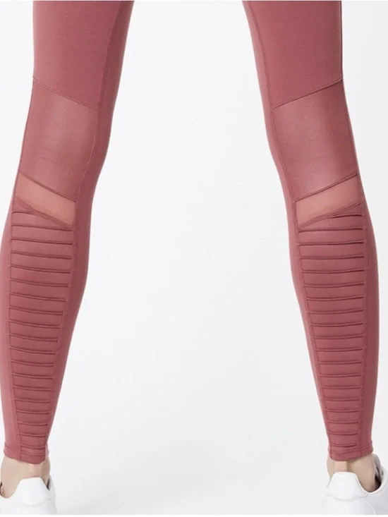 Alo Yoga MOTO LEGGING- ROSEWOOD, Size XS Excellent Condition - Picture 6 of 9